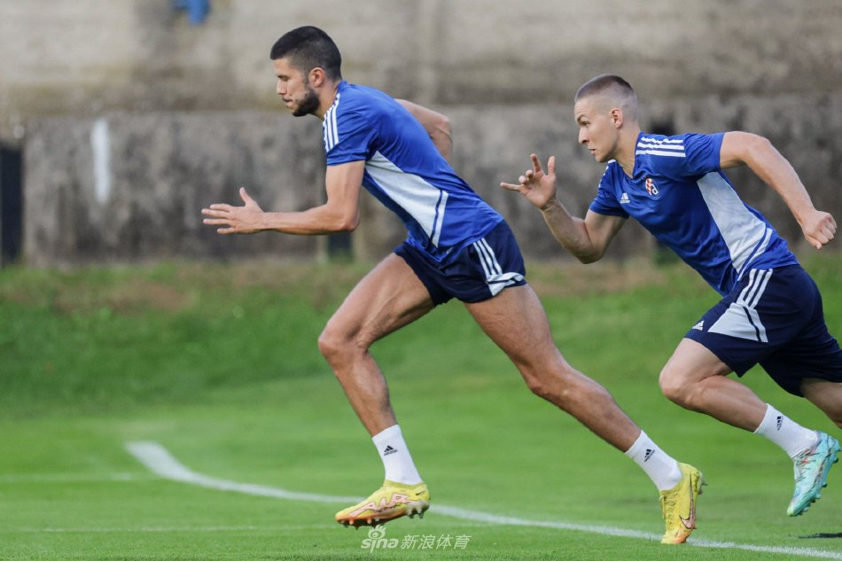 并在两个赛 并在两个赛